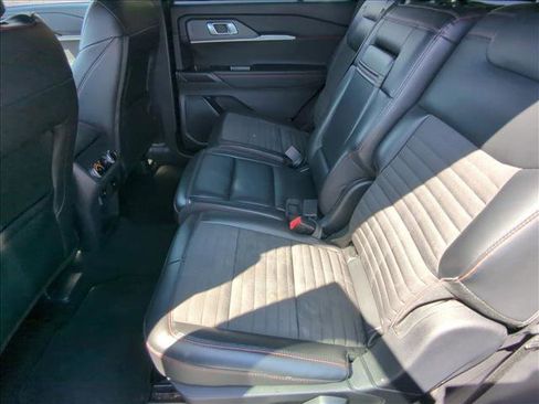 Certified 2025 Ford Explorer ST-Line w/ ST-Line Street Pack AWD/4WD image 18