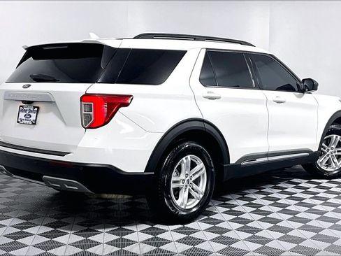 Used 2023 Ford Explorer XLT w/ Equipment Group 202A RWD image 12