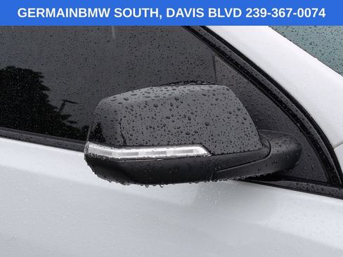 Used 2023 GMC Acadia SLT w/ Elevation Edition FWD image 13