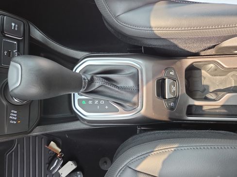 Used 2021 Jeep Renegade Limited AWD/4WD image 7