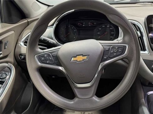 Used 2020 Chevrolet Malibu LT image 19