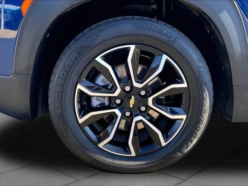 Used 2023 Chevrolet TrailBlazer ACTIV w/ Sun and Liftgate Package FWD image 11