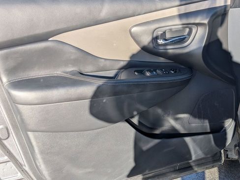 Used 2023 Nissan Murano SV AWD/4WD image 13