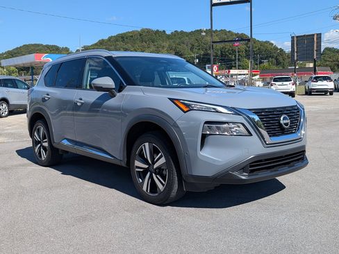 Used 2023 Nissan Rogue SL w/ SL Premium Package image 5