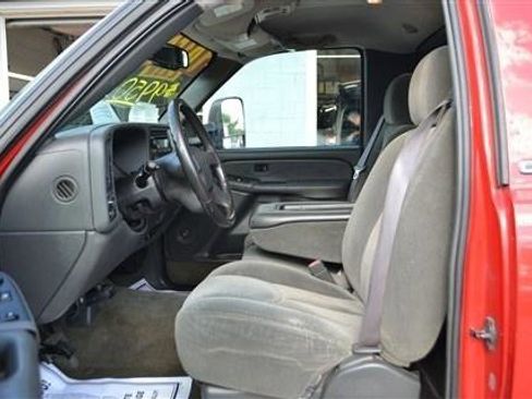 Used 2004 Chevrolet Silverado 2500 LS w/ Skid Plate Package AWD/4WD image 11