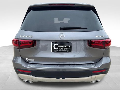 Used 2023 Mercedes-Benz GLB 250 4MATIC image 4