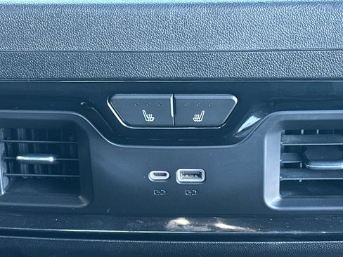 Used 2024 GMC Sierra 2500 AT4 w/ Technology Package image 38