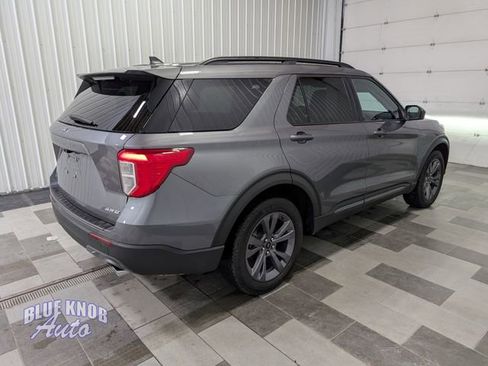 Used 2023 Ford Explorer XLT w/ Equipment Group 202A AWD/4WD image 4