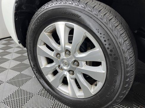 Used 2017 Toyota Sequoia Platinum RWD image 6