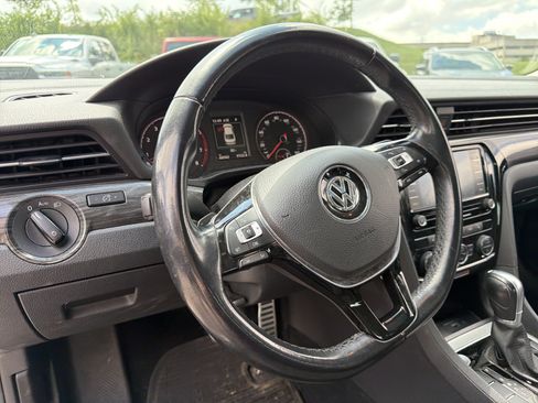 Used 2020 Volkswagen Passat 2.0T R-Line FWD image 16
