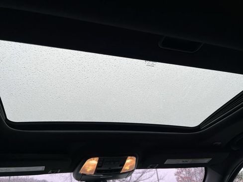 Used 2022 Jeep Grand Cherokee Laredo X image 18