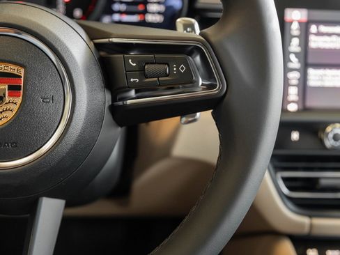 Certified 2026 Porsche Macan AWD/4WD image 15