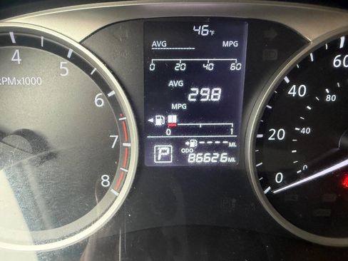 Used 2020 Nissan Kicks S image 18