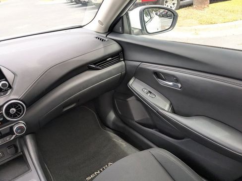 Used 2024 Nissan Sentra SV FWD image 16