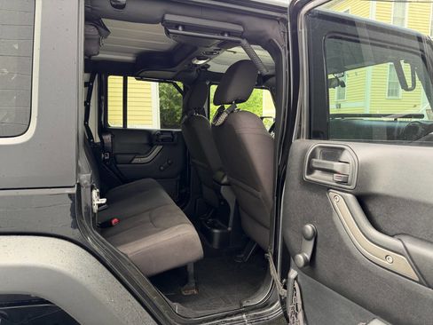 Used 2016 Jeep Wrangler Unlimited Sport AWD/4WD image 23