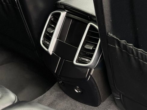 Used 2017 Porsche Cayenne Platinum Edition w/ Premium Package (PJV) image 31