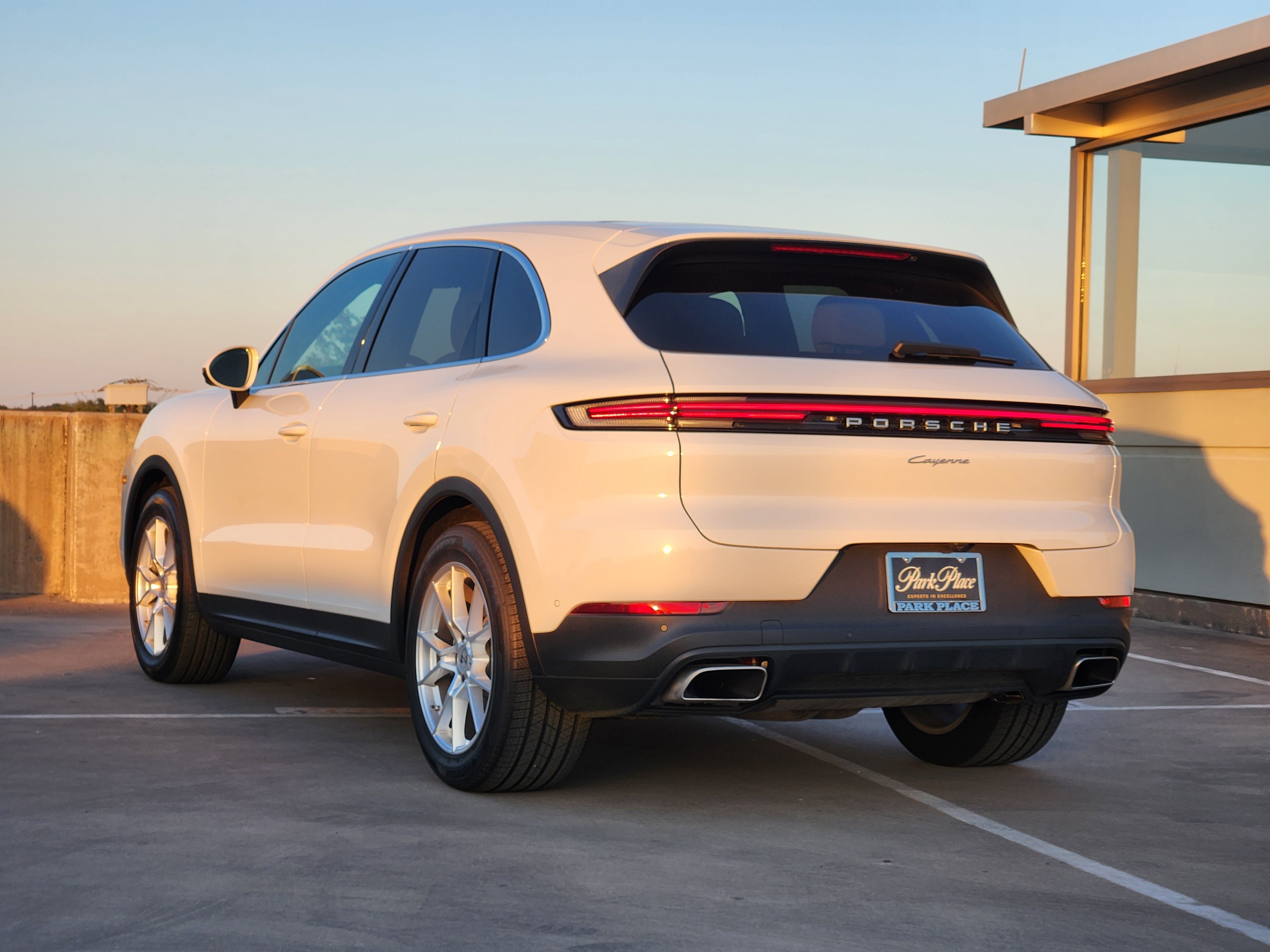 Certified 2026 Porsche Cayenne AWD/4WD image 3
