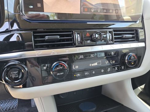 New 2026 Nissan Pathfinder SL AWD/4WD image 12