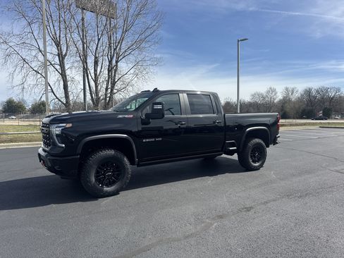 New 2026 Chevrolet Silverado 2500 ZR2 image 1