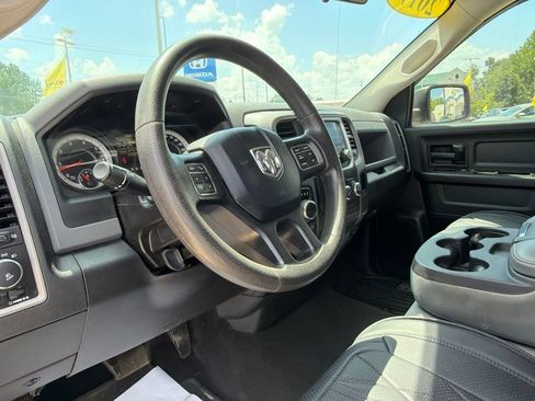 Used 2017 RAM 1500 Express AWD/4WD image 16