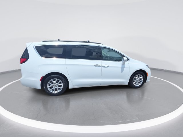 Used 2022 Chrysler Pacifica Touring-L FWD image 9