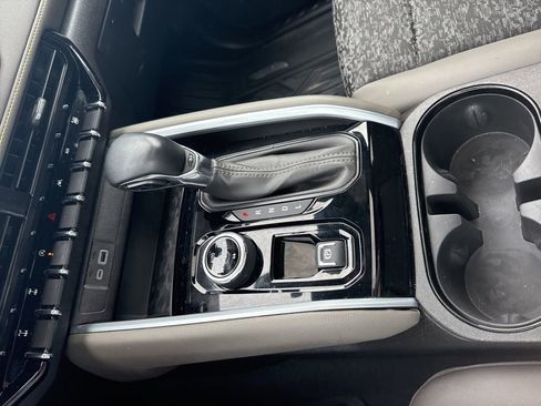 Used 2024 Chevrolet Colorado ZR2 w/ Technology Package image 21