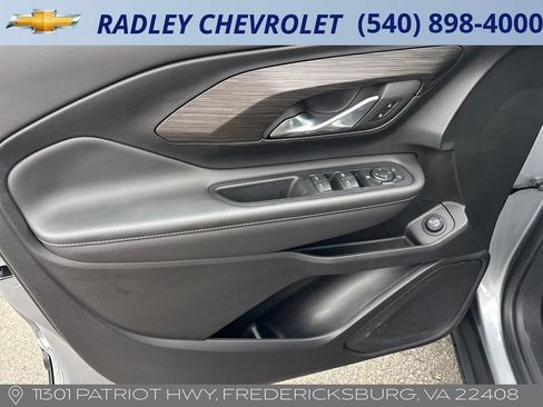 Used 2023 GMC Terrain SLE w/ Driver Convenience Package AWD/4WD image 5