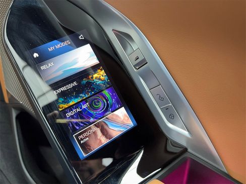 Used 2023 BMW 740i image 50