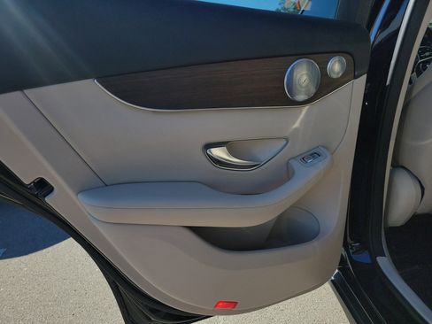 Certified 2020 Mercedes-Benz GLC 300 4MATIC image 11