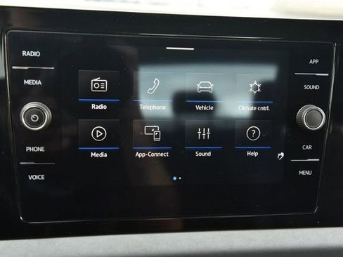 Used 2025 Volkswagen Jetta SE FWD image 14