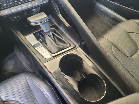 Used 2021 Hyundai Elantra Limited FWD image 26