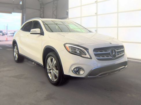 Used 2020 Mercedes-Benz GLA 250 w/ Convenience Package image 3