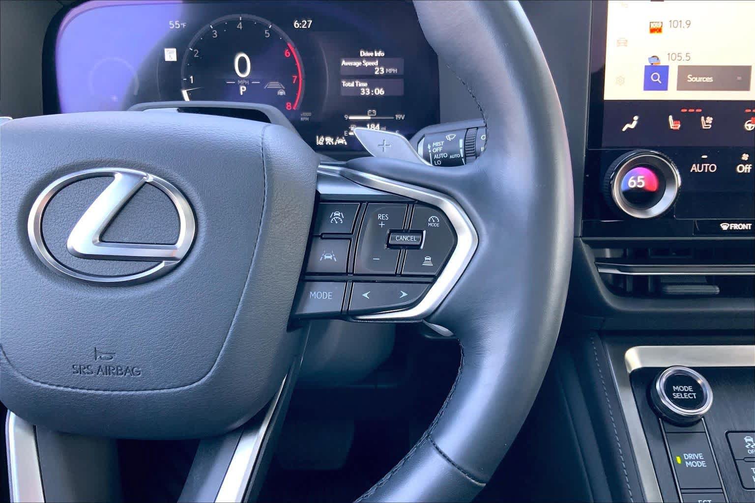 Used 2025 Lexus GX 550 w/ Accessory Package (2T) AWD/4WD image 25
