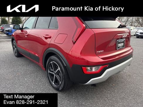 Used 2023 Kia Niro LX image 5
