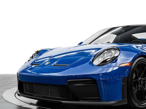 Used 2025 Porsche 911 GT3 RWD image 16