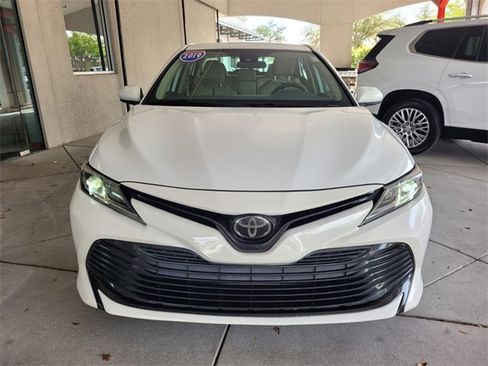 Used 2019 Toyota Camry LE image 18