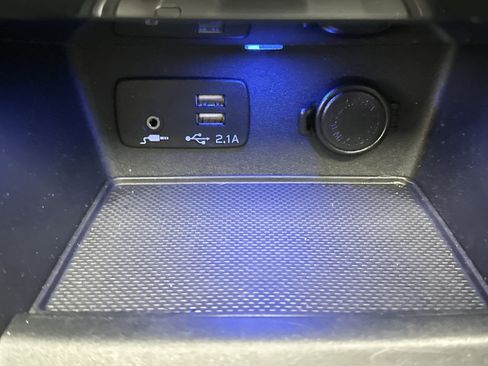 Used 2023 Subaru Forester Premium AWD/4WD image 38