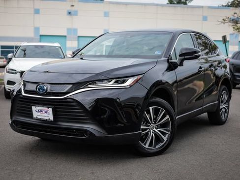 Used 2023 Toyota Venza LE AWD/4WD image 5