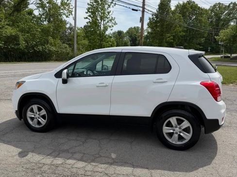 Used 2021 Chevrolet Trax LS w/ Tint and Cruise Package FWD image 4