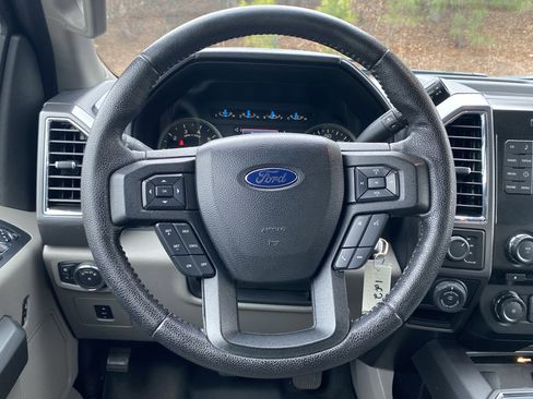 Used 2016 Ford F150 XLT w/ Equipment Group 301A Mid image 10