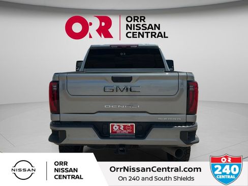 Used 2025 GMC Sierra 2500 Denali Ultimate AWD/4WD image 6