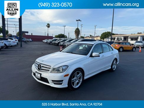 Used 2013 Mercedes-Benz C 300 4MATIC Sedan image 1