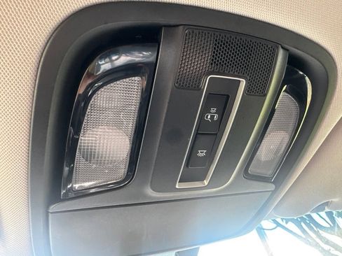 Used 2018 Kia Sorento FWD image 23