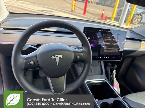 Used 2021 Tesla Model Y Long Range image 4