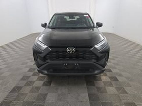 Certified 2025 Toyota RAV4 LE FWD image 5