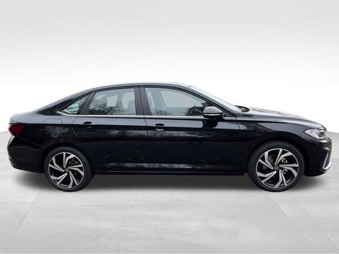 Used 2026 Volkswagen Jetta SEL FWD image 6