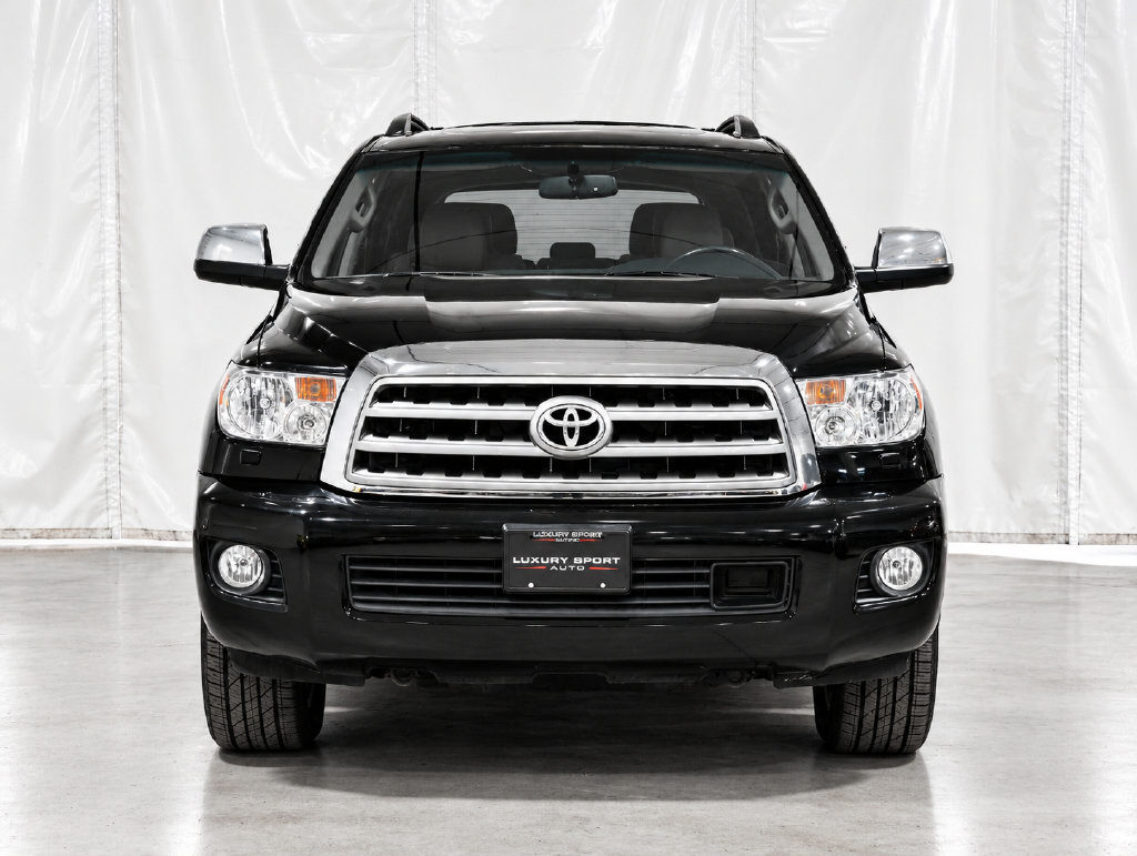 Used 2017 Toyota Sequoia Platinum RWD image 5
