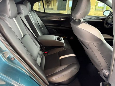 Used 2025 Toyota Camry SE w/ Convenience Package FWD image 24