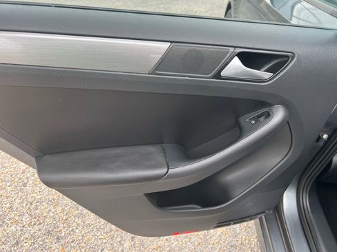 Used 2016 Volkswagen Jetta Sport image 36