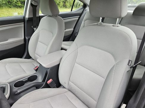 Used 2017 Hyundai Elantra SE FWD image 12